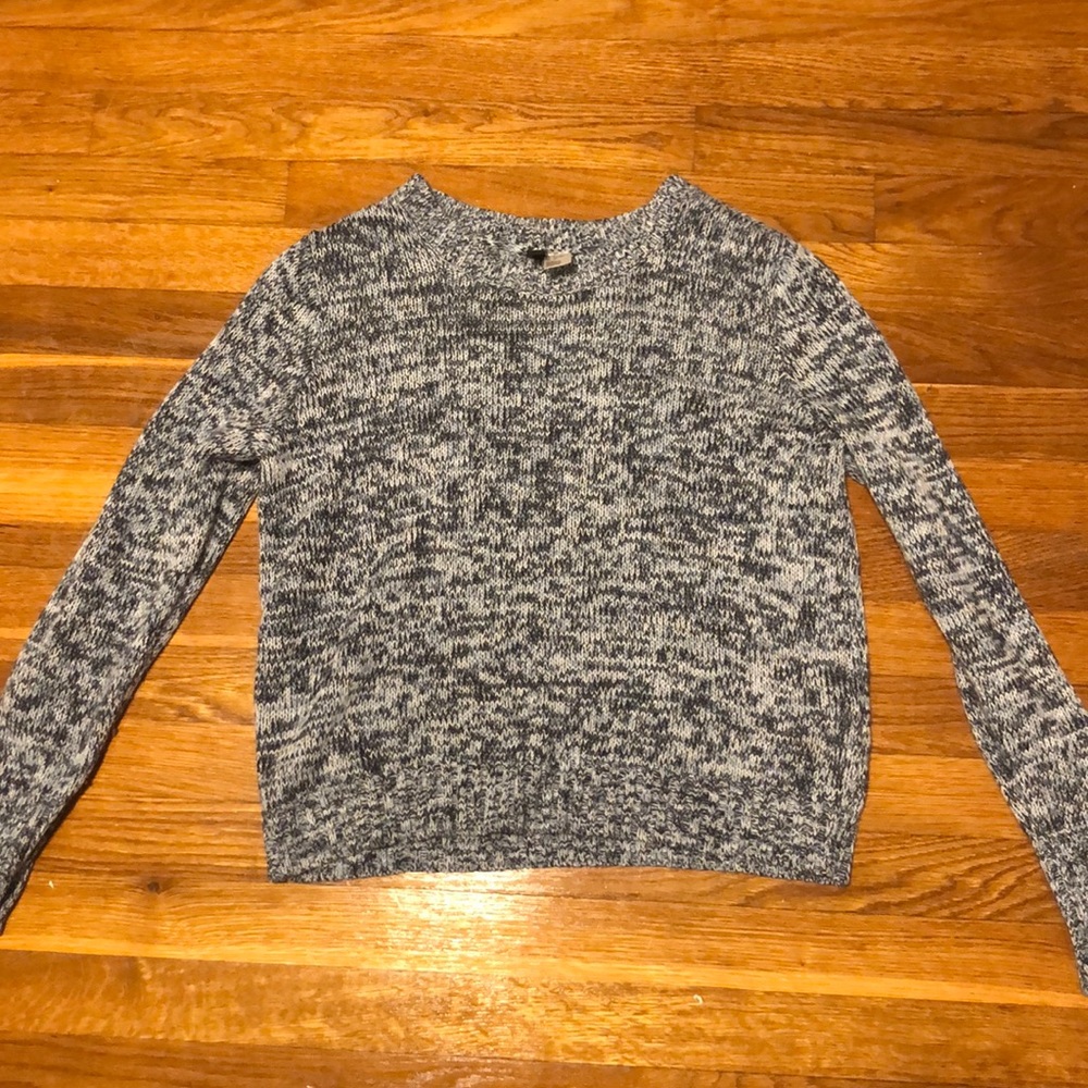 Divided blue patterned sweater